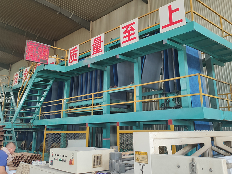 夹芯高分子自粘防水卷材